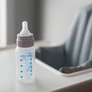 How Much Should My Baby Eat? A Feeding Guide by Age