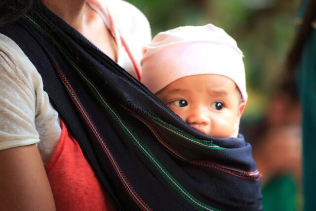 How to Choose the Right Baby Carrier for Your Family