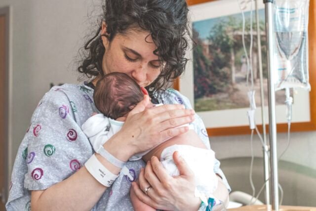 Newborn Essentials: What to Buy Before Baby Arrives