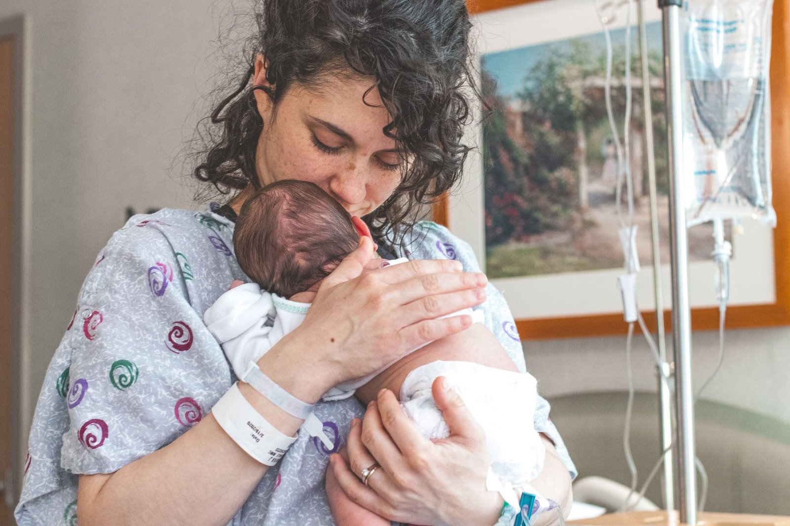 Newborn Essentials: What to Buy Before Baby Arrives